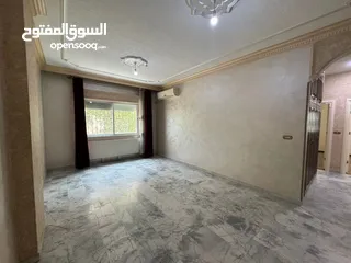 15 شقه طابق اول 190 متر خلف سوق السلطان
