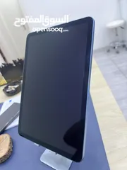  2 ايباد اير 5.    ipad air 5 الجهاز استعمال ممتاز ولا شخط