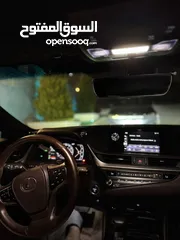  8 Lexus 2020 es300h