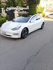  1 Tesla model 3 2020