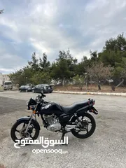  7 ( Suzuki en125  model 2022 ) بحالة الوكالة بسعر 1000 دينار