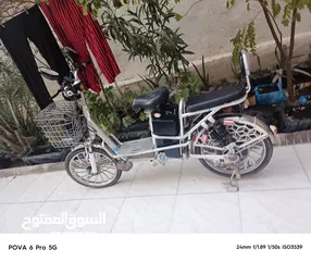  2 دراجه شحن للبيع نظيف يشتغل ما بي شي سعره  250 وبي مجال بسيط