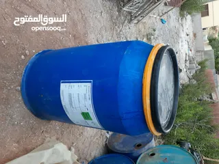  7 براميل بلاستيك + حديد