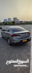  2 HYUNDAI ELANTRA 2020