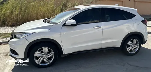  3 Honda HR-V EX 2020