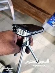  1 عارضه حائط سلم بحجم الموبايل وشحن اصليه/شوف الصور