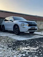  4 MITSUBISHI OUTLANDER  MONTERO SPORT