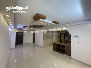  20 شقه بمدخل مستقل فاخره ومميزه  طابق ارضي مجمع عمان جديد