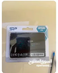  1 SSD 256 Giga