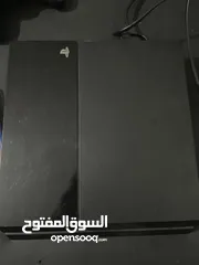  4 بليستيشن 4 شبه جديده ولا خرب ونضيفه فش فيها ولا مشكله مع أتين ودسكين  بقدرش أوصل