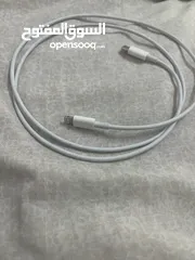  4 شاحن آيفون