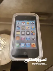  3 اجهزة قديمة مخزنة بالكرتونة لم تستخدم نهائيا مع كامل اغراضهم