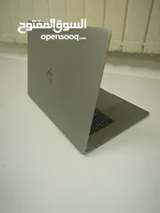  7 MacBooks Pro i9/i7 with 4 GB Graphics Touch Bar