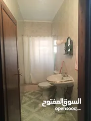  5 منزل للبيع في الزرقاء جبل طارق