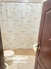  7 شقة فارغة للبيع في طبربور من المالك مباشرة على الشارع الرئيسي بالقرب من جامعة العلوم الإسلامية بجانب