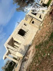  6 فيلا عظم 560م على قطعة أرض 1035متر على شارع البترا للبيع