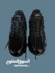  1 حذاء LIANGGO صناعي بقدمة حديد - تقريبا لم يستعمل