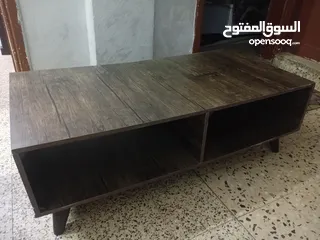  2 طاولة و3 فرشات  للبيع