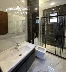  5 شقة مع مسبح خاص و حديقة في حي الجامعه الاردنية بتشطيب مميز