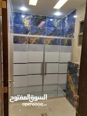  19 شقه مع رووف دوبلكس 220م للبيع جنوب كليه الطب لجامعه اليرموك خلف صيدليه الرازي وغرب دوار اللوازم