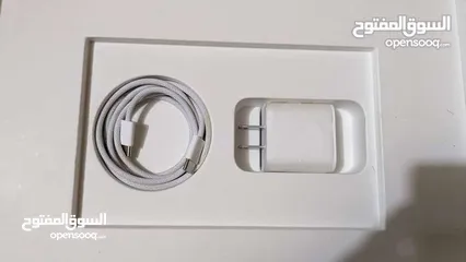  3 للبيع  ايباد برو 2022 WiFi  128G  M2 معالج جيل رابع  11 انش 120 فريم  بطارية 95 100 نظافة