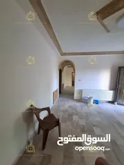  10 شقة فارغة - تلاع العلي - 3نوم - 200م - ارضي مع ترس