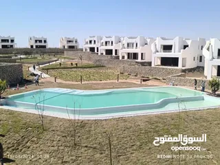  1 شاليه للبيع 3 غرف نوم ماستر في راس الحكمة رابع نمرة من البحر