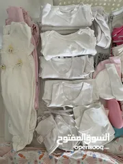  3 ملابس اطفال بناتيه للبيع من عمر 0/12 شهر