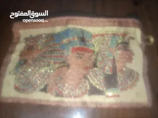  10 اهرامات بلورية مع اكسسوارات نحاسية