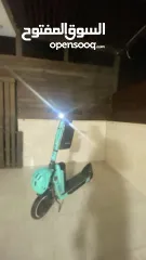  7 سكوتر من نوع تاير مع طاقيه الصليه  و كلشي  48 فولت 15 أمبير