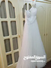  4 عرض فستان زفاف شنيول مع طرحھ للبيع ملبوس لبسھ واحدة فقط    قابل للتفاوض للجادين فقط