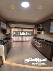  8 شقة طابقية - الشميساني - 3نوم 1ماستر - 230م - بإطلالــــه بانوراما - قرب الخدمات العامة