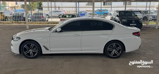  8 Bmw 530 e 2021 plug-in غير مكمركة