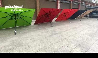  1 مظلة مربعة او دائرية الوان متعددة