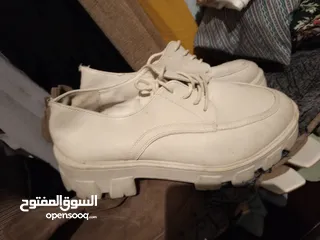  3 احذية اشكال الوان كلو مستعمل بحالة جديدة