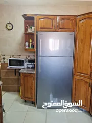  22 للبيع شقه طابقيه اطلاله بحريه طابق ثالث معها غرفه علي السطح ونصف السطح