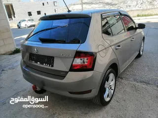  4 سكودا فابيا اتوماتيك