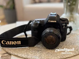  8 كاميرا canon 5d mark 4  مع عدسة 85mm 1.8