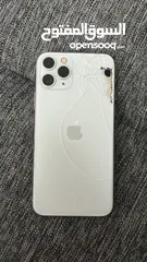  2 iPhone 11 Pro works perfectly the only thing is the crack back but
