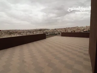  28 شقة دوبلكس طابق أخير مع روف مساحة (215)م الداخلي (100)م الخارجي في أرقى مناطق (أم حجير) شفا بدران