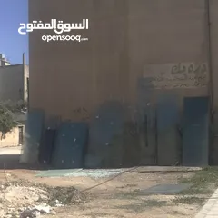  24 ‎جميع قياسات زجاج سكريت مستعمل بحالة الجديد  ‎ويوجد زجاج سكريت جديد وتفصيل  ‎ويوجد ستانلس ستيل