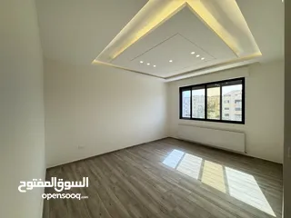  19 شقة دوبليكس مع روف مميز مشاحة الشقة 283م وروف 90م مرخص