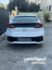  9 هيونداي أيونيك Hybrid