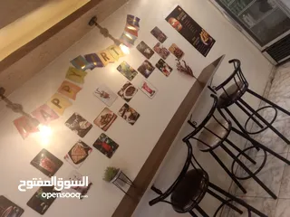  2 كاونتر حرف L مع 10 رفوف وصندوق سقف مع اناره +  طاولة مترين تعليق حيط ،كامل خشب اصلي مقاوم للماء