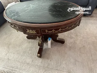  1 طقم طاولات خشب بلوط