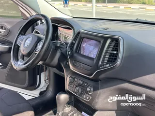  11 Jeep Cherokee 2019