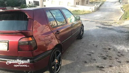  7 سيارة قولف mk3 للبيع أو البدل موديل 1992 موتور 1800سي سي فحص اثنين جيد خلفي بس أنا بياع خالي قص قلبا