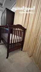  1 سرير أطفال جديد لون ملكي خشبي مع المرتبه الطبيه