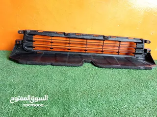  4 شبك سفلي طمبون امامي لكزس ct200   امامي اصلي مستعمل ياباني  لكزس سي تي موديل2012