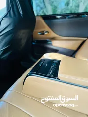  14 لكزس ES300 2019 ألترا فل كامل أعلى صنف لون كحلي غامق مميز للبيع